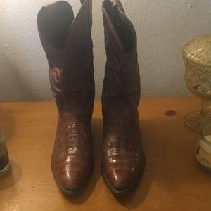 Laredo fake crocodile boots. Clean with lots of life left.